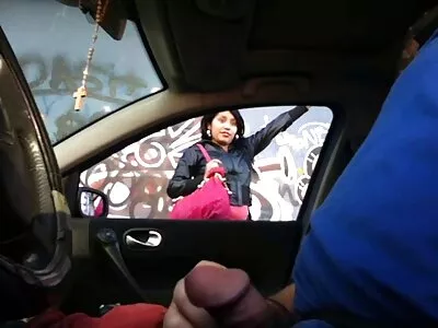 Має брюнетку з натуральними сисями в гузно раком та в місіонерській позі. еротика студенти