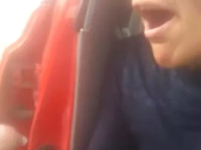 Хапала еротика онлайн писюн ротом і почала робити мінет.