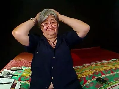 Пишнотіла украинская еротика зрілка спокусила афроамериканця.