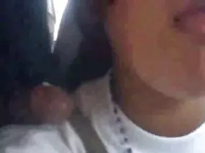 Чоловік пристрасно б'є соковиту онлайн еротика писечку статної шатенки Валентини Наппі.