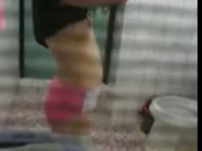 Кокетлива Біллі Стар робить sex еротика мінет хлопця в очікуванні розстрілу спермою.