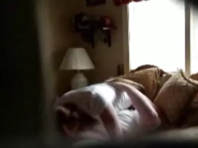 Повний профан домашняя еротика у сексі Лукас Фрост натягує на хуй вчительку.