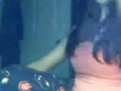 Батько приятельки застав блондинку голою і трахнув видео еротика онлайн на кріслі.