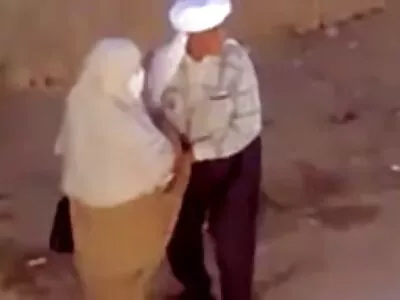 Дивачка дикий пляж еротика блондинка.